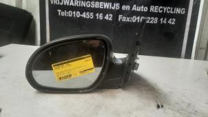 Gebruikte Spiegel Buiten links Hyundai i30 (FD) 1.4 CVVT 16V Prijs € 54,45 Inclusief btw aangeboden door Autosloperij de Turk