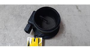 Gebruikte Luchtmassameter Mercedes C (W203) 1.8 C-180K 16V Prijs € 54,45 Inclusief btw aangeboden door Autosloperij de Turk