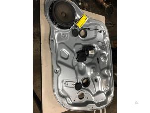 Gebruikte Ruitmechaniek 4Deurs rechts-voor Kia Cee'd (EDB5) 1.4 CVVT 16V Prijs € 43,56 Inclusief btw aangeboden door Autosloperij de Turk