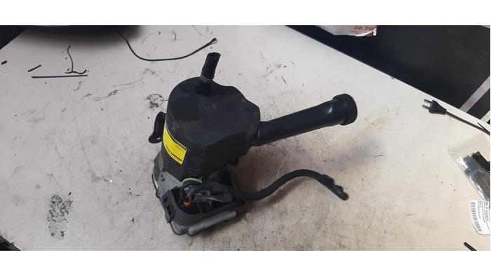 Gebruikte Pomp Servo Peugeot 308 (4A/C) 1.6 16V THP 150 Prijs € 76,23 Inclusief btw aangeboden door Autosloperij de Turk