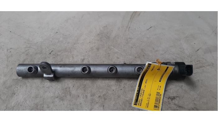 Gebruikte Common rail (Injectie) Mercedes C (W204) 3.0 C-350 CDI V6 24V Prijs € 82,28 Inclusief btw aangeboden door Autosloperij de Turk