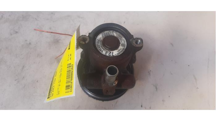 Gebruikte Servopomp Volkswagen Polo III (6N2) 1.4 16V 100 Prijs € 76,23 Inclusief btw aangeboden door Autosloperij de Turk