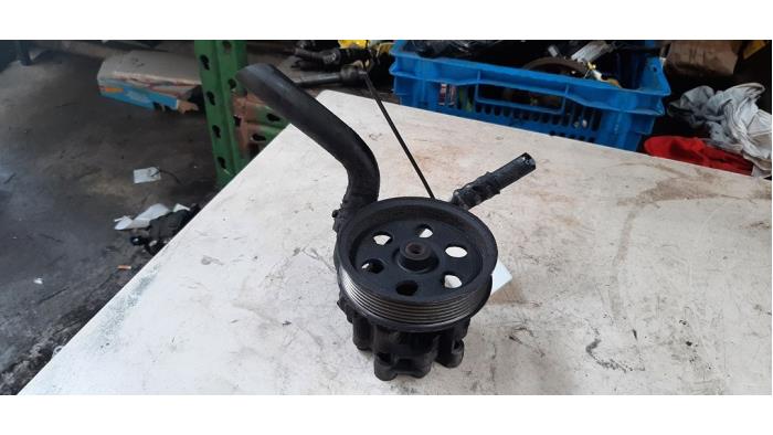Gebruikte Pomp Servo Chrysler 300 C 3.0 CRD V6 24V Prijs € 54,45 Inclusief btw aangeboden door Autosloperij de Turk