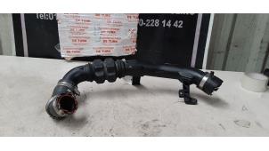 Gebruikte Intercooler Slang Ford Usa Edge 2.0 TDCi 16V AWD Prijs € 32,67 Inclusief btw aangeboden door Autosloperij de Turk