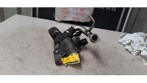 Gebruikte Waterpomp BMW 3 serie (E90) 316i 16V Prijs € 54,45 Inclusief btw aangeboden door Autosloperij de Turk