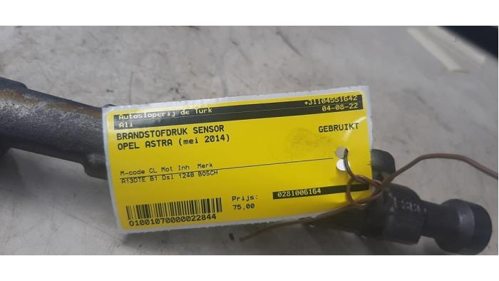 Brandstofdruk sensor van een Opel Astra J (PC6/PD6/PE6/PF6) 1.3 CDTI 16V EcoFlex 2014
