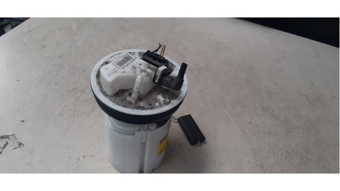 Gebruikte Benzinepomp Ford Grand C-Max (DXA) 1.0 Ti-VCT EcoBoost 12V 100 Prijs € 82,28 Inclusief btw aangeboden door Autosloperij de Turk