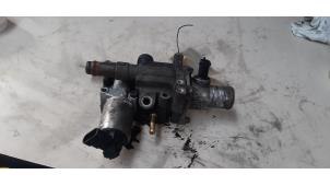 Gebruikte Thermostaathuis Opel Astra H (L48) 1.6 16V Turbo Prijs € 54,45 Inclusief btw aangeboden door Autosloperij de Turk