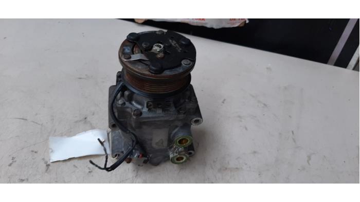Gebruikte Aircopomp Ford Transit Connect 1.8 TDCi SWB Prijs € 76,23 Inclusief btw aangeboden door Autosloperij de Turk