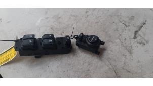 Gebruikte Raam schakelaar elektrisch Hyundai i20 1.4 CRDi 16V Prijs € 32,67 Inclusief btw aangeboden door Autosloperij de Turk