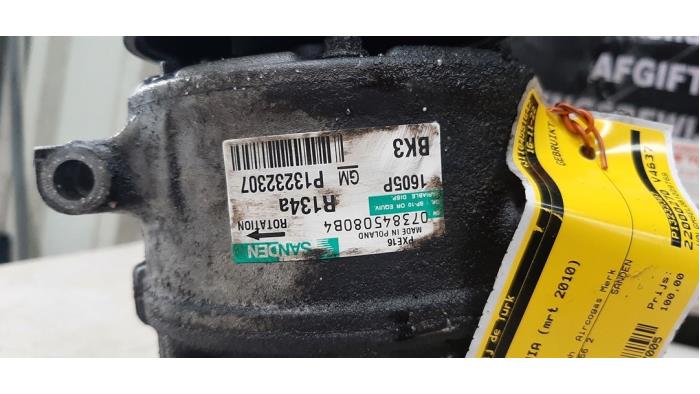 Aircopomp van een Opel Insignia 2.0 CDTI 16V 130 Ecotec 2010