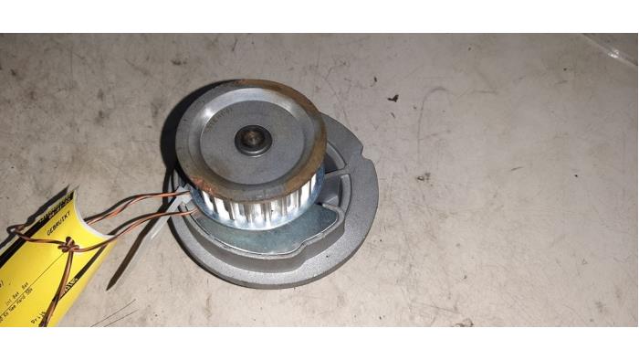 Gebruikte Waterpomp Opel Astra H (L48) 1.6 16V Twinport Prijs € 32,67 Inclusief btw aangeboden door Autosloperij de Turk