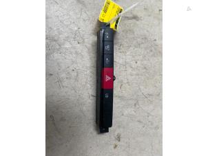 Gebruikte Schakelaar Fiat Doblo Cargo (263) 1.3 D Multijet Prijs € 21,78 Inclusief btw aangeboden door Autosloperij de Turk