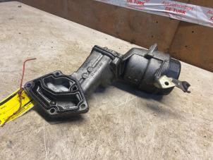 Gebruikte Oliefilterhuis Mercedes E (C207) E-350 CDI BlueEfficiency 3.0 V6 24V Prijs € 54,45 Inclusief btw aangeboden door Autosloperij de Turk