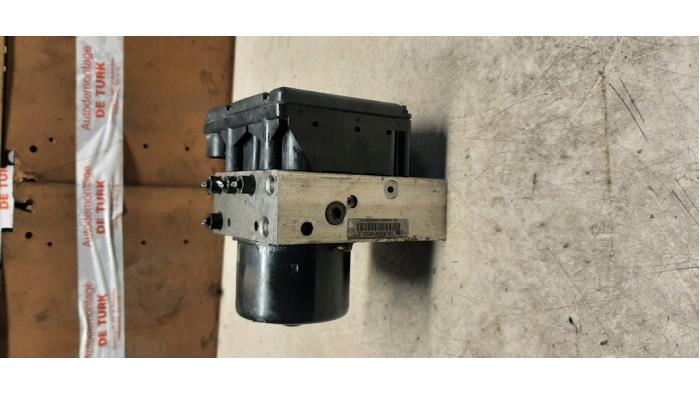 Gebruikte ABS Pomp Volkswagen Bora (1J2) 2.0 Prijs € 70,18 Inclusief btw aangeboden door Autosloperij de Turk