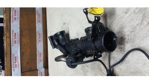 Gebruikte Gasklephuis Mercedes C (W204) 3.0 C-350 CDI V6 24V Prijs € 82,28 Inclusief btw aangeboden door Autosloperij de Turk