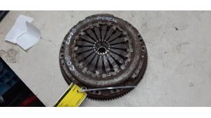 Gebruikte Vliegwiel Peugeot 208 I (CA/CC/CK/CL) 1.0 Vti 12V PureTech Prijs € 82,28 Inclusief btw aangeboden door Autosloperij de Turk