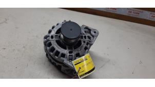 Gebruikte Dynamo Renault Clio IV (5R) 0.9 Energy TCE 90 12V Prijs € 54,45 Inclusief btw aangeboden door Autosloperij de Turk