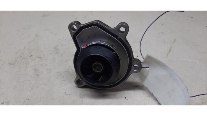 Gebruikte Waterpomp Volkswagen Polo V (6R) 1.2 12V Prijs € 32,67 Inclusief btw aangeboden door Autosloperij de Turk
