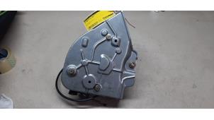 Gebruikte Slotmechaniek Achterklep Volkswagen Caddy III (2KA,2KH,2CA,2CH) 1.9 TDI Prijs € 43,56 Inclusief btw aangeboden door Autosloperij de Turk