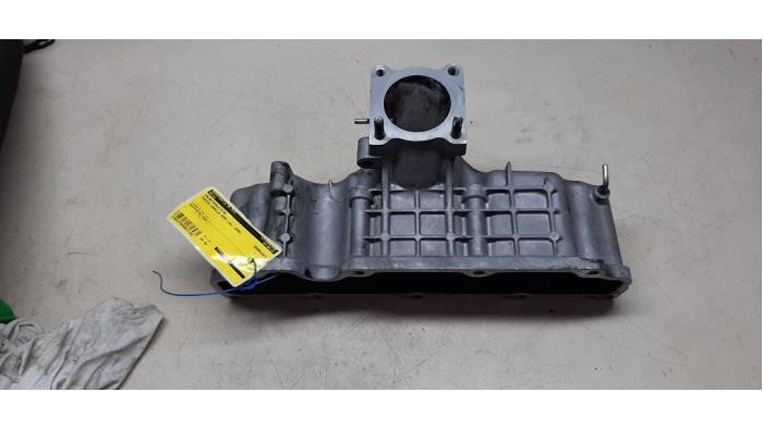Gebruikte Inlaatspruitstuk Toyota Corolla Verso (R10/11) 2.2 D-4D 16V Prijs € 54,45 Inclusief btw aangeboden door Autosloperij de Turk