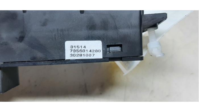 Alarmlicht Schakelaar van een Fiat Doblo Cargo (263) 1.3 D Multijet 2014