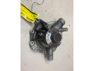 Gebruikte Waterpomp Mercedes C (W203) 1.8 C-180K 16V Prijs € 38,72 Inclusief btw aangeboden door Autosloperij de Turk