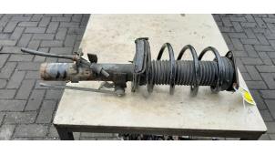 Gebruikte Schokbreker rechts-voor Ford Focus 3 1.0 Ti-VCT EcoBoost 12V 125 Prijs € 54,45 Inclusief btw aangeboden door Autosloperij de Turk