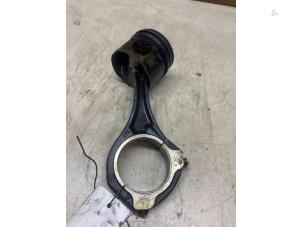 Gebruikte Zuiger Mercedes E (C207) E-350 CDI V6 24V Prijs € 54,45 Inclusief btw aangeboden door Autosloperij de Turk