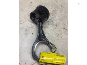 Gebruikte Zuiger Mercedes E (C207) E-350 CDI V6 24V Prijs € 54,45 Inclusief btw aangeboden door Autosloperij de Turk