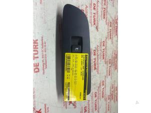 Gebruikte Elektrisch Raam Schakelaar BMW 1 serie (E81) 116i 2.0 16V Prijs € 16,94 Inclusief btw aangeboden door Autosloperij de Turk