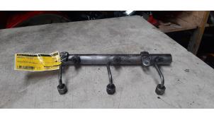 Gebruikte Injector brug Mercedes C (W204) 3.0 C-350 CDI V6 24V Prijs € 82,28 Inclusief btw aangeboden door Autosloperij de Turk