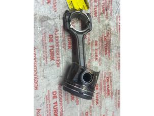 Gebruikte Zuiger Fiat Doblo Cargo (263) 1.3 D Multijet Prijs € 70,18 Inclusief btw aangeboden door Autosloperij de Turk