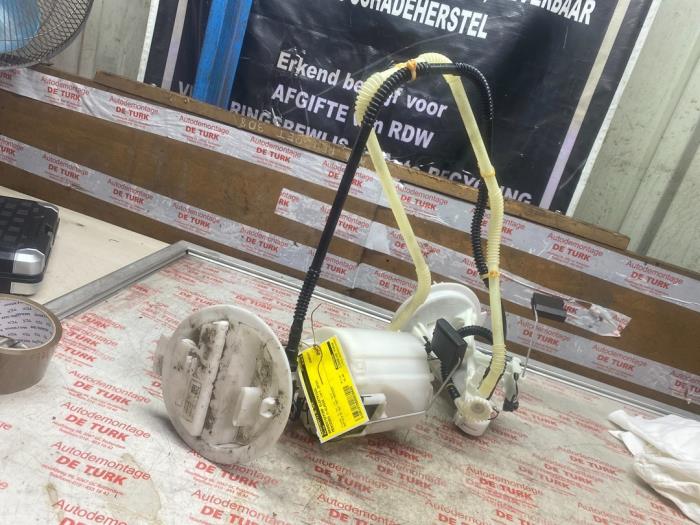 Gebruikte Tank element Pomp Mercedes C (W204) 1.8 C-180 CGI 16V Prijs € 76,23 Inclusief btw aangeboden door Autosloperij de Turk