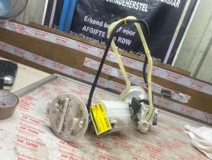 Gebruikte Tank element Pomp Mercedes C (W204) 1.8 C-180 CGI 16V Prijs € 76,23 Inclusief btw aangeboden door Autosloperij de Turk