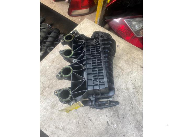 Gebruikte Spruitstuk Inlaat Skoda Fabia II (5J) 1.2 TSI Prijs € 48,40 Inclusief btw aangeboden door Autosloperij de Turk