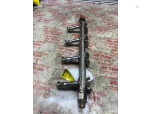 Gebruikte Injector brug Skoda Fabia II (5J) 1.2 TSI Prijs € 26,62 Inclusief btw aangeboden door Autosloperij de Turk