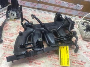 Gebruikte Inlaatspruitstuk Mercedes C Combi (S203) 1.8 C-200K 16V Prijs € 54,45 Inclusief btw aangeboden door Autosloperij de Turk