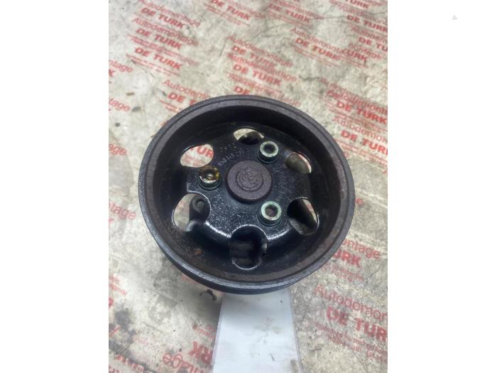 Gebruikte Servopomp Volkswagen Passat (3B3) 1.6 Prijs € 32,67 Inclusief btw aangeboden door Autosloperij de Turk