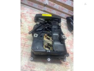 Gebruikte Kleppendeksel Mercedes C Sportcoupé (C203) 1.8 C-180K 16V Prijs € 65,34 Inclusief btw aangeboden door Autosloperij de Turk