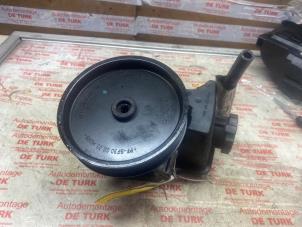 Gebruikte Pomp Servo Mercedes C Sportcoupé (C203) 1.8 C-180K 16V Prijs € 54,45 Inclusief btw aangeboden door Autosloperij de Turk