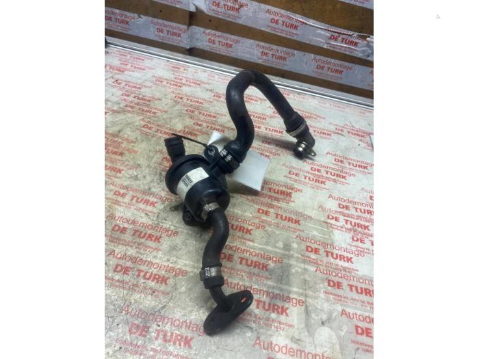 Gebruikte Oliefilter Opel Corsa D 1.3 CDTi 16V ecoFLEX Prijs € 21,78 Inclusief btw aangeboden door Autosloperij de Turk