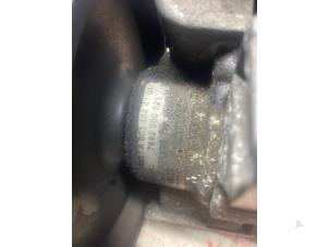 Gebruikte Pomp Servo Mercedes C Sportcoupé (C203) 1.8 C-180K 16V Prijs € 65,34 Inclusief btw aangeboden door Autosloperij de Turk