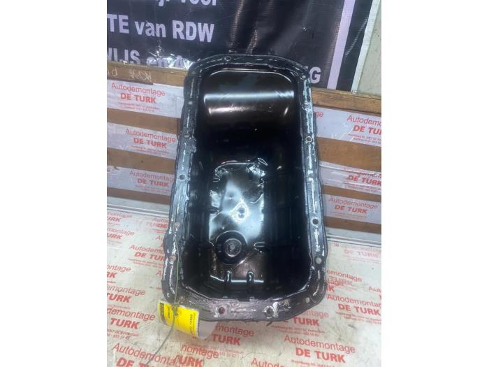 Gebruikte Carterpan Volvo V40 (MV) 1.6 D2 Prijs € 54,45 Inclusief btw aangeboden door Autosloperij de Turk
