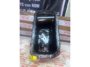 Gebruikte Carterpan Volvo V40 (MV) 1.6 D2 Prijs € 54,45 Inclusief btw aangeboden door Autosloperij de Turk