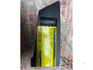 Gebruikte Raam schakelaar elektrisch Opel Astra J (PC6/PD6/PE6/PF6) 1.4 Turbo 16V Prijs € 16,94 Inclusief btw aangeboden door Autosloperij de Turk