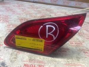 Gebruikte Rechter Koplamp Opel Astra J (PC6/PD6/PE6/PF6) 1.4 Turbo 16V Prijs € 54,45 Inclusief btw aangeboden door Autosloperij de Turk