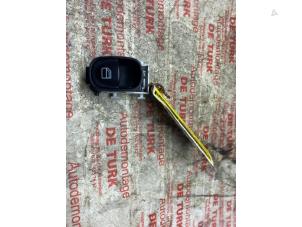 Gebruikte Ruit schakelaar elektrisch Mercedes CLK (C209) 1.8 200 K 16V Prijs € 16,94 Inclusief btw aangeboden door Autosloperij de Turk