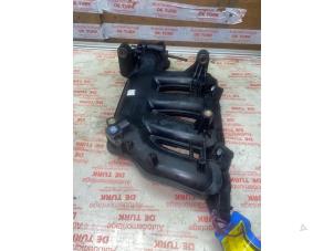 Gebruikte Inlaatspruitstuk Mercedes CLK (C209) 1.8 200 K 16V Prijs € 65,34 Inclusief btw aangeboden door Autosloperij de Turk