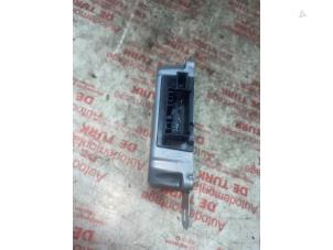 Gebruikte Navigatie computer Opel Corsa E 1.0 SIDI Turbo 12V Prijs € 21,78 Inclusief btw aangeboden door Autosloperij de Turk